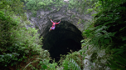 Base-Jumping-at-Cave-of-Swallows