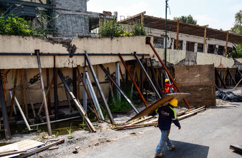 Mexico City starts demolishing quake collapse school