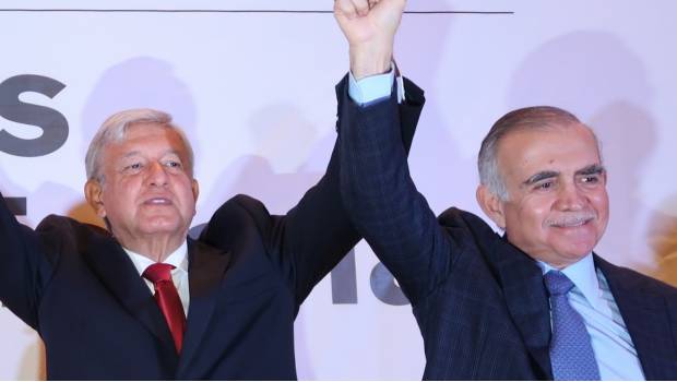 AMLO and his chief of staff, billionaire Alfonso Romo (Photo: Solidarity)